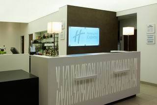 Holiday Inn Express Marseille Airport 비트롤레즈 외부 사진